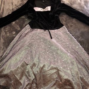 BEAUTIFUL SILVER/BLACK FORMAL DRESS FOR KIDS